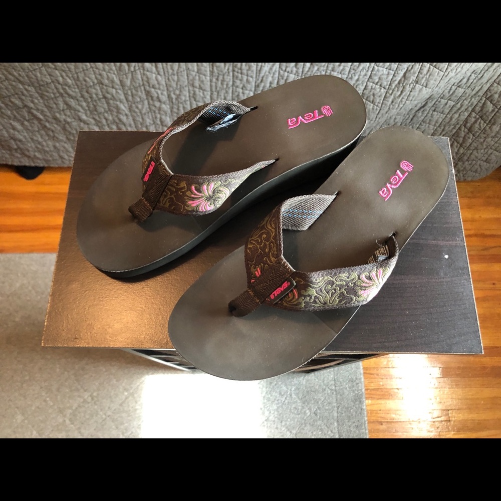 Teva Wedge Sandals Size 8 Like New Brown and Pink